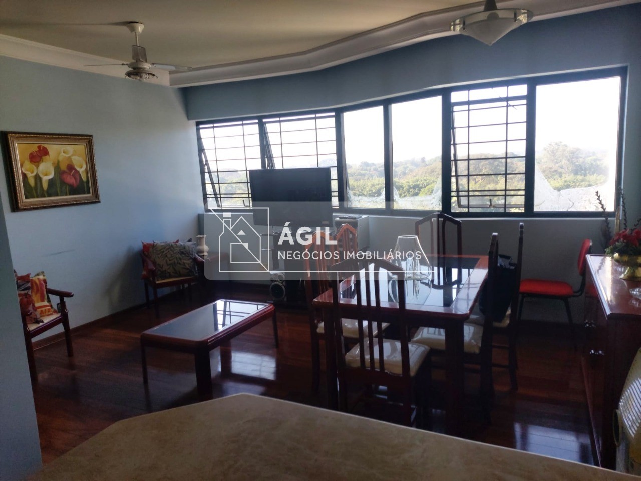 Apartamento à venda no Edifício Paris em São José dos Campos. Próximo ao CenterVale Shopping, Rodoviária Nova e fácil acesso à Dutra.