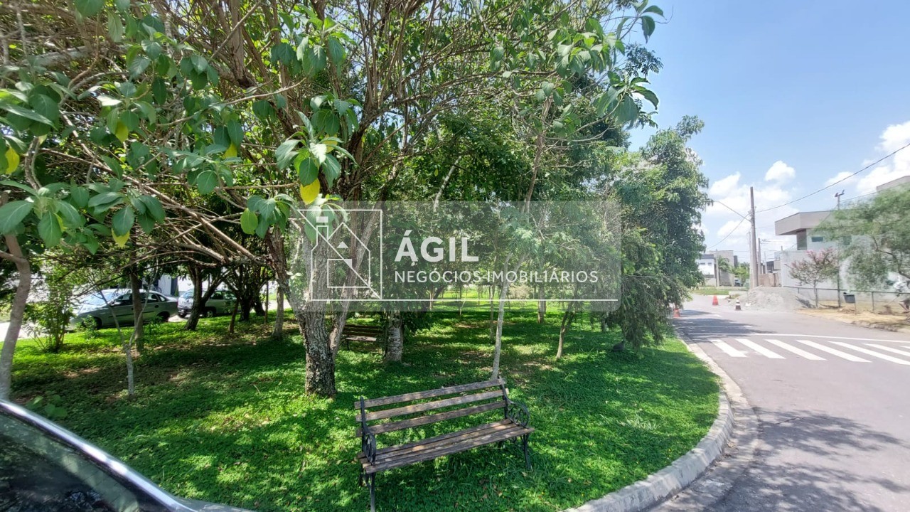 Vendo Terreno 231m² Condomínio Bosque dos Manacás - Jacareí-SP - Localizado a 5 minutos da Rod. Presidente Dutra e a 5 minutos do centro da cidade -