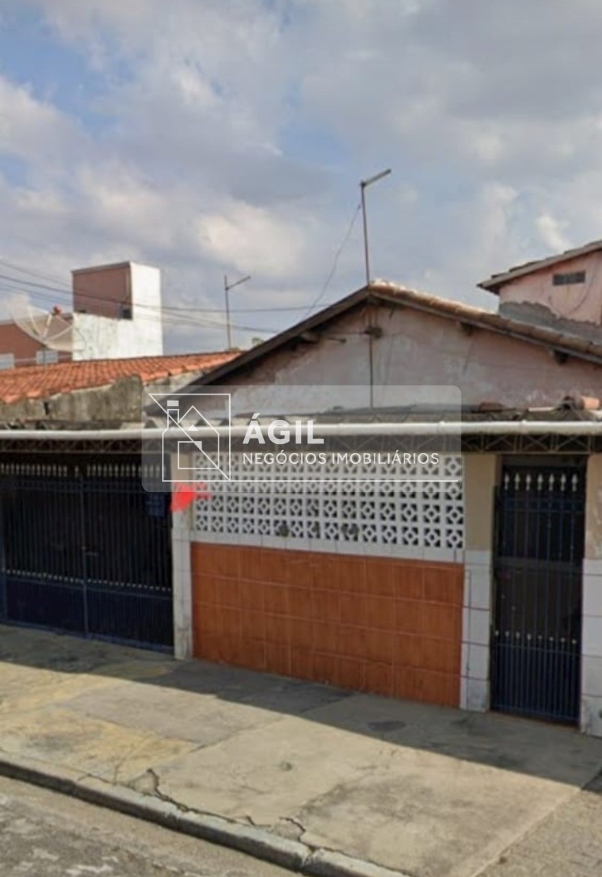 Casa á venda  ótima localização, próximo avenida Cassiopéia   Valor  R$ 636.000,00  A/C  200m² A/T 250m²    Casa principal 1 dorm 1 banheiro Sala Cozi