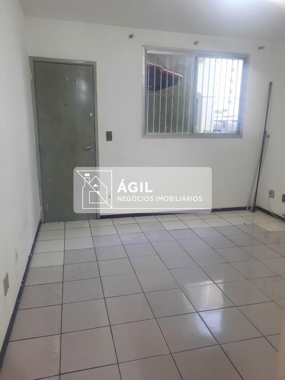 VENDE SE APARTAMENTO TERREO 48m²- ED. SPORTE CENTER -JD. SATELITE