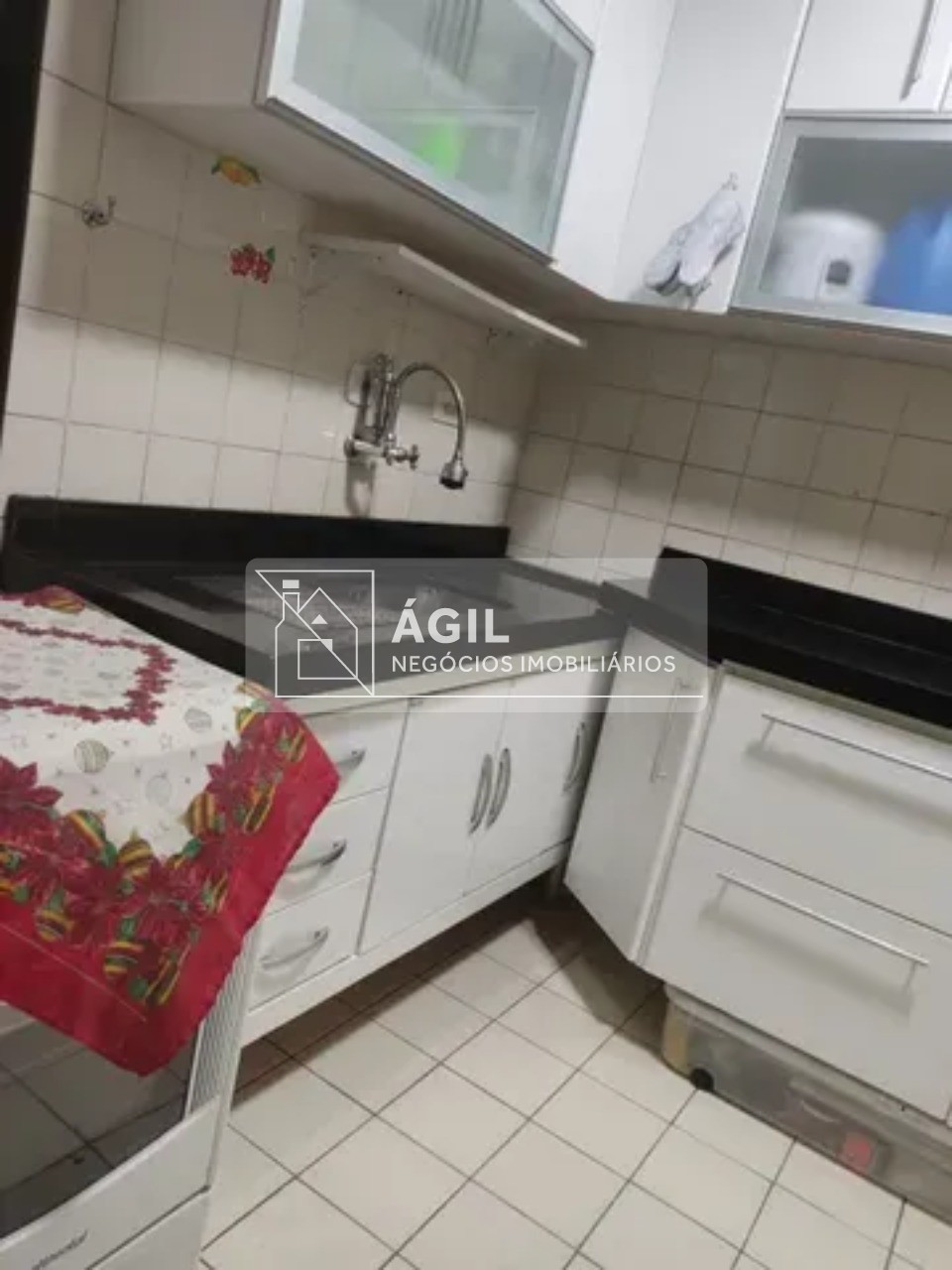 Venda Apartamento Mobiliado no Condomínio Golden Park no Jardim Paulista - São José dos Campos - 02 Dormitórios - 01 Banheiro - Sala ampla para doi