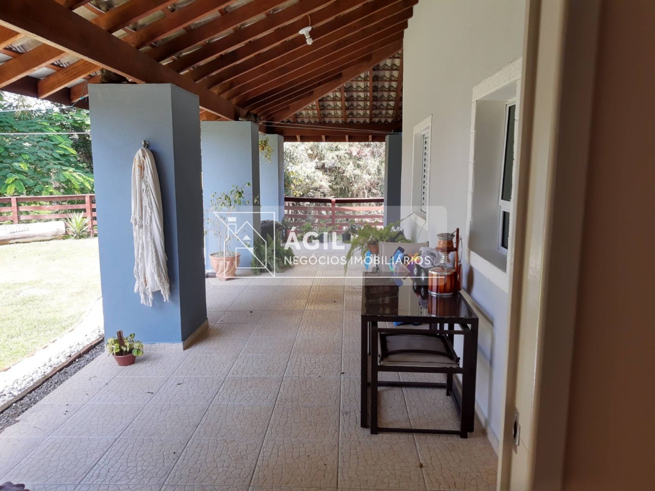 Casa em condomínio fechado em meio à natureza, Jacareí/SP
