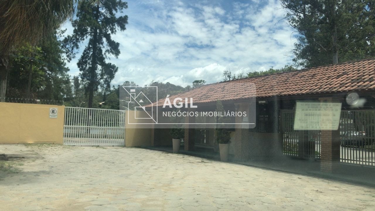 Casa em condomínio fechado em meio à natureza, Jacareí/SP