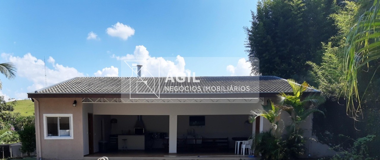 Casa em condomínio fechado em meio à natureza, Jacareí/SP