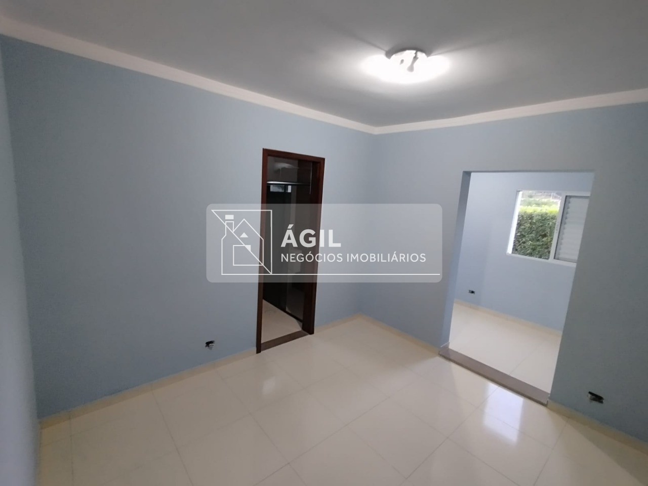 Casa em condomínio fechado em meio à natureza, Jacareí/SP