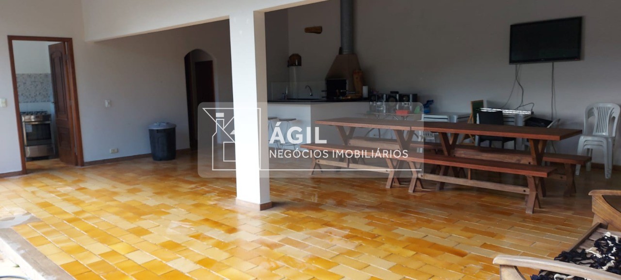 Casa em condomínio fechado em meio à natureza, Jacareí/SP