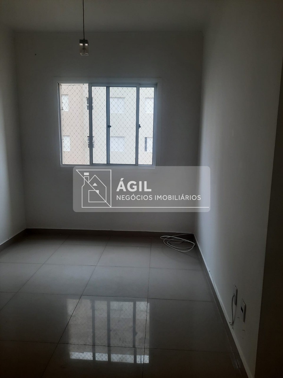 Aluga-se Apartamento no Max Clube no Jardim Ismênia - São José dos Campos