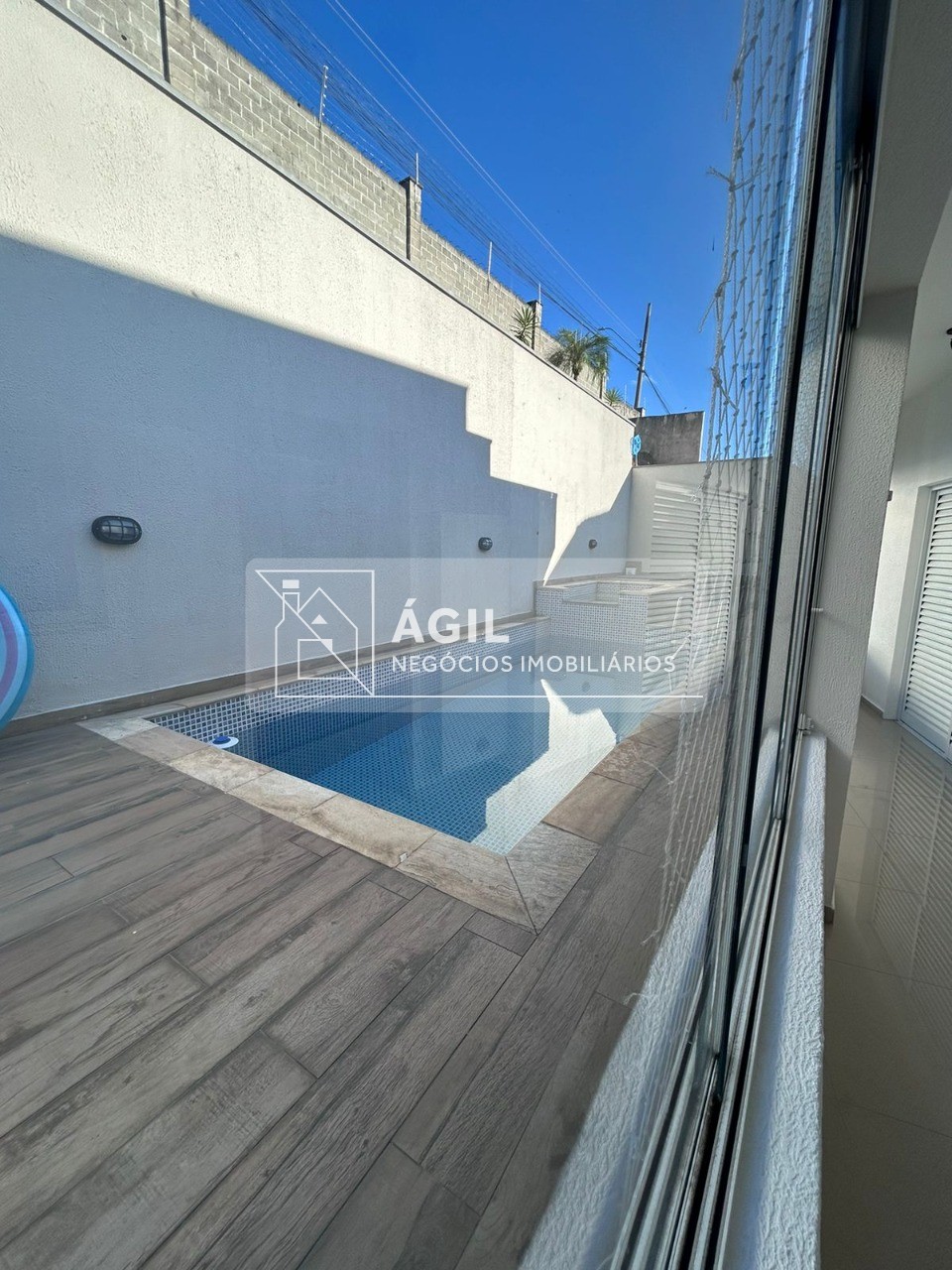 Vendo Casa residencial no Condomínios Crystal Park Jardim em Jacareí -270,00 m² construída -480,00 m² total -03 dormitórios sendo 1 suíte com closet