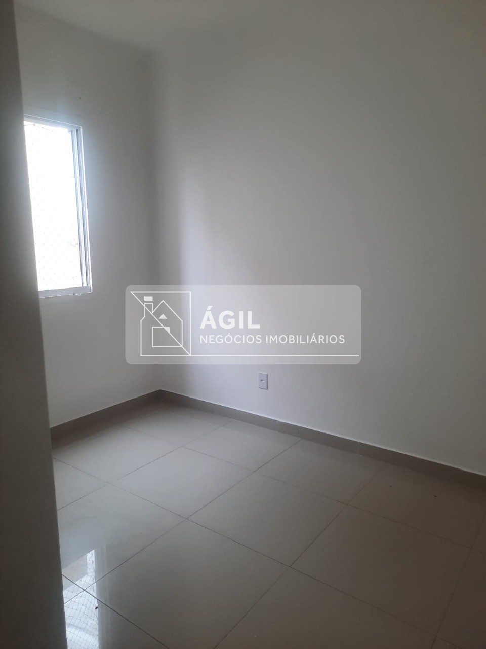 Aluga-se Apartamento no Max Clube no Jardim Ismênia - São José dos Campos