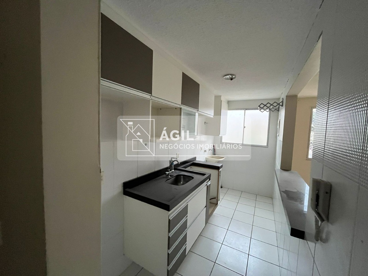 Vende-se Apartamento no Condomínio Spazio Campo Giallo - Vila Tesouro em São José dos Campos - 45m² - 2 dormitórios - 1 banheiro social - Sala -