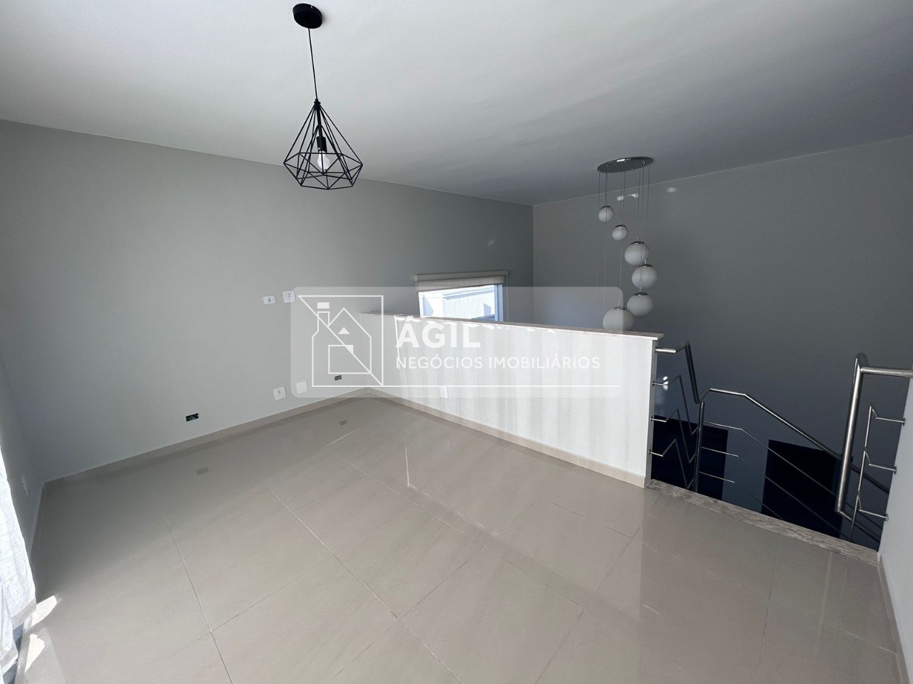 Vendo Casa residencial no Condomínios Crystal Park Jardim em Jacareí -270,00 m² construída -480,00 m² total -03 dormitórios sendo 1 suíte com closet