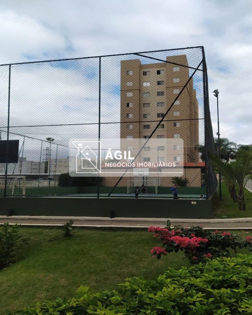 Aluga-se Apartamento no Max Clube no Jardim Ismênia - São José dos Campos