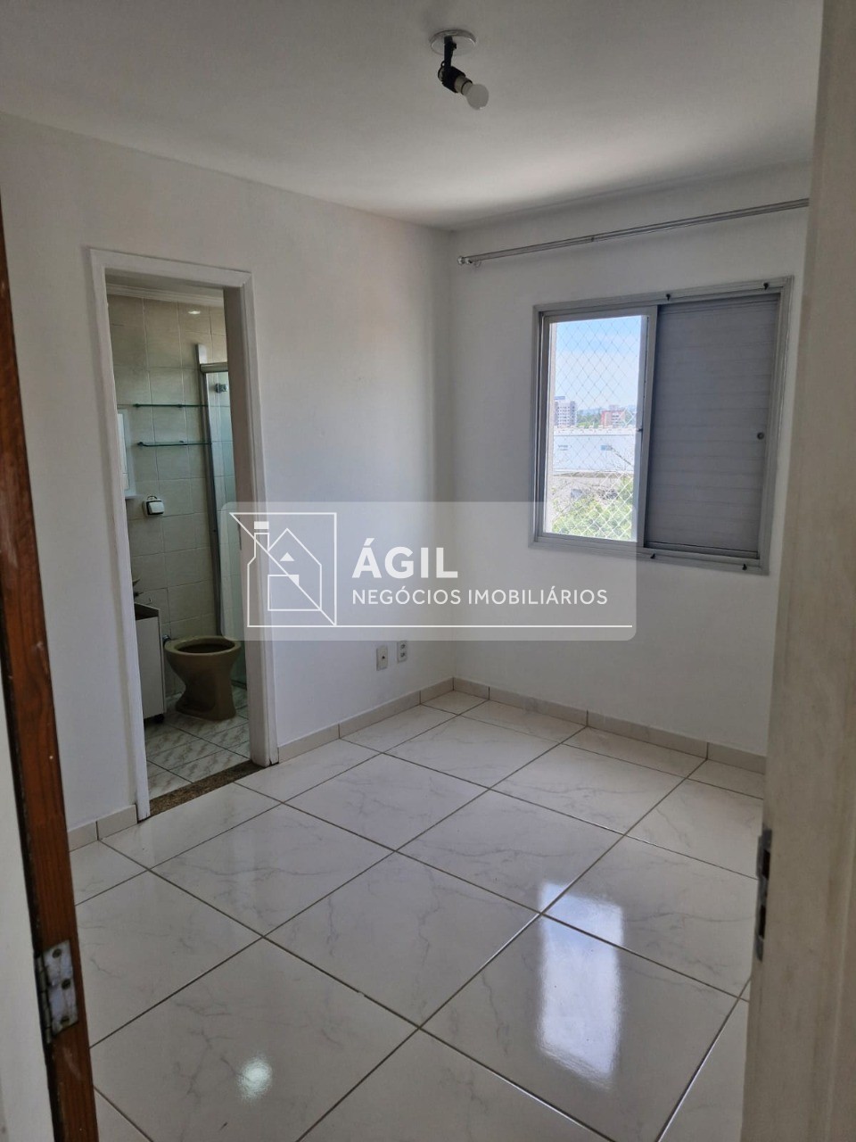 Aluguel - Apartamento - Edifício Inconfidência, Jardim São Dimas em São José dos campos - 70m² - Andar médio - 03 Dormitórios, sendo uma Suíte - 0