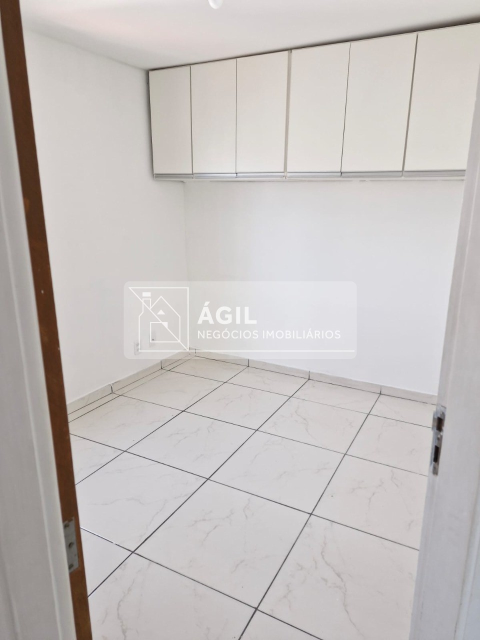 Aluguel - Apartamento - Edifício Inconfidência, Jardim São Dimas em São José dos campos - 70m² - Andar médio - 03 Dormitórios, sendo uma Suíte - 0