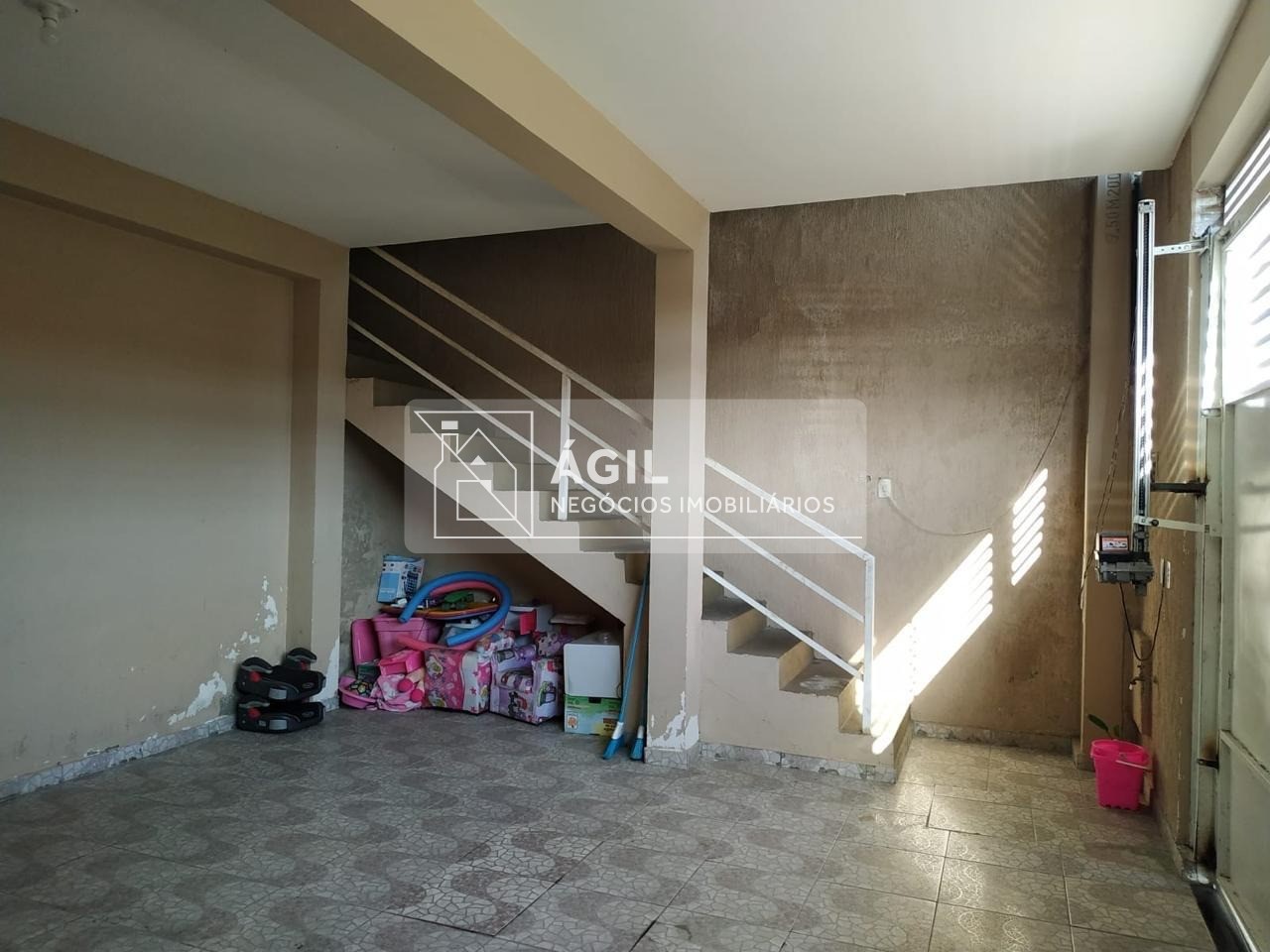 Excelente Casa 2 dormitórios à venda no bairro Jardim Bandeirantes em São Jose dos Campos Localizado na zona sul da cidade, em uma rua tranquila, o b