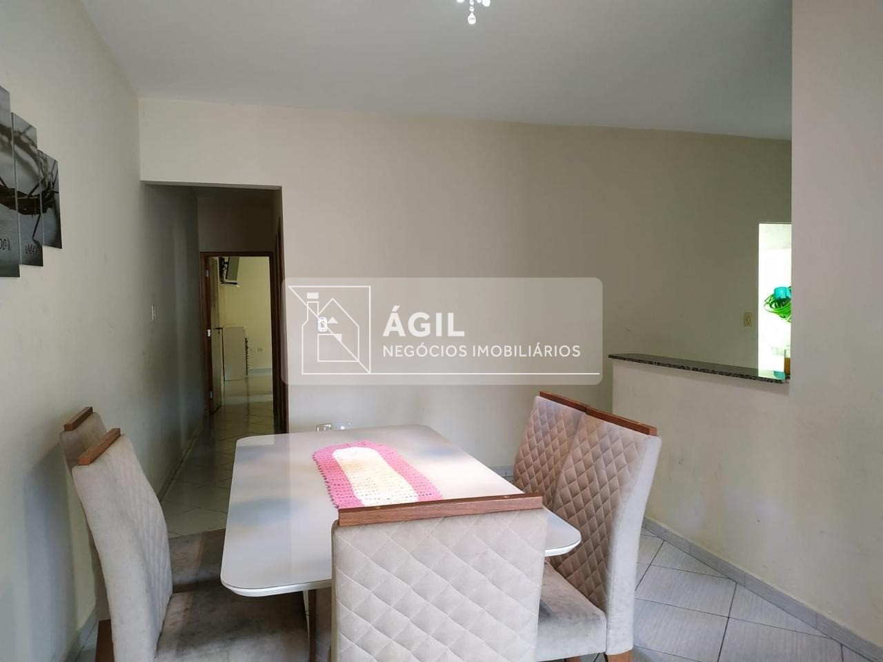 Excelente casa 2 dormitórios à venda no bairro jardim bandei