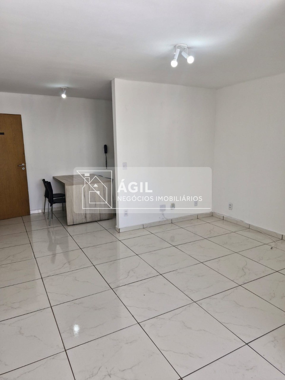 Aluguel - Apartamento - Edifício Inconfidência, Jardim São Dimas em São José dos campos - 70m² - Andar médio - 03 Dormitórios, sendo uma Suíte - 0