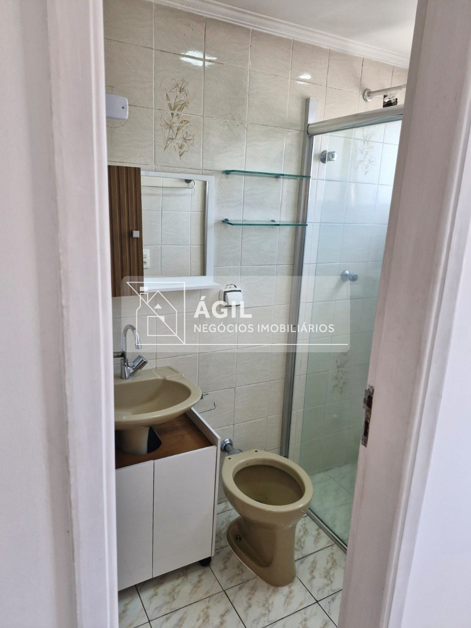Aluguel - Apartamento - Edifício Inconfidência, Jardim São Dimas em São José dos campos - 70m² - Andar médio - 03 Dormitórios, sendo uma Suíte - 0
