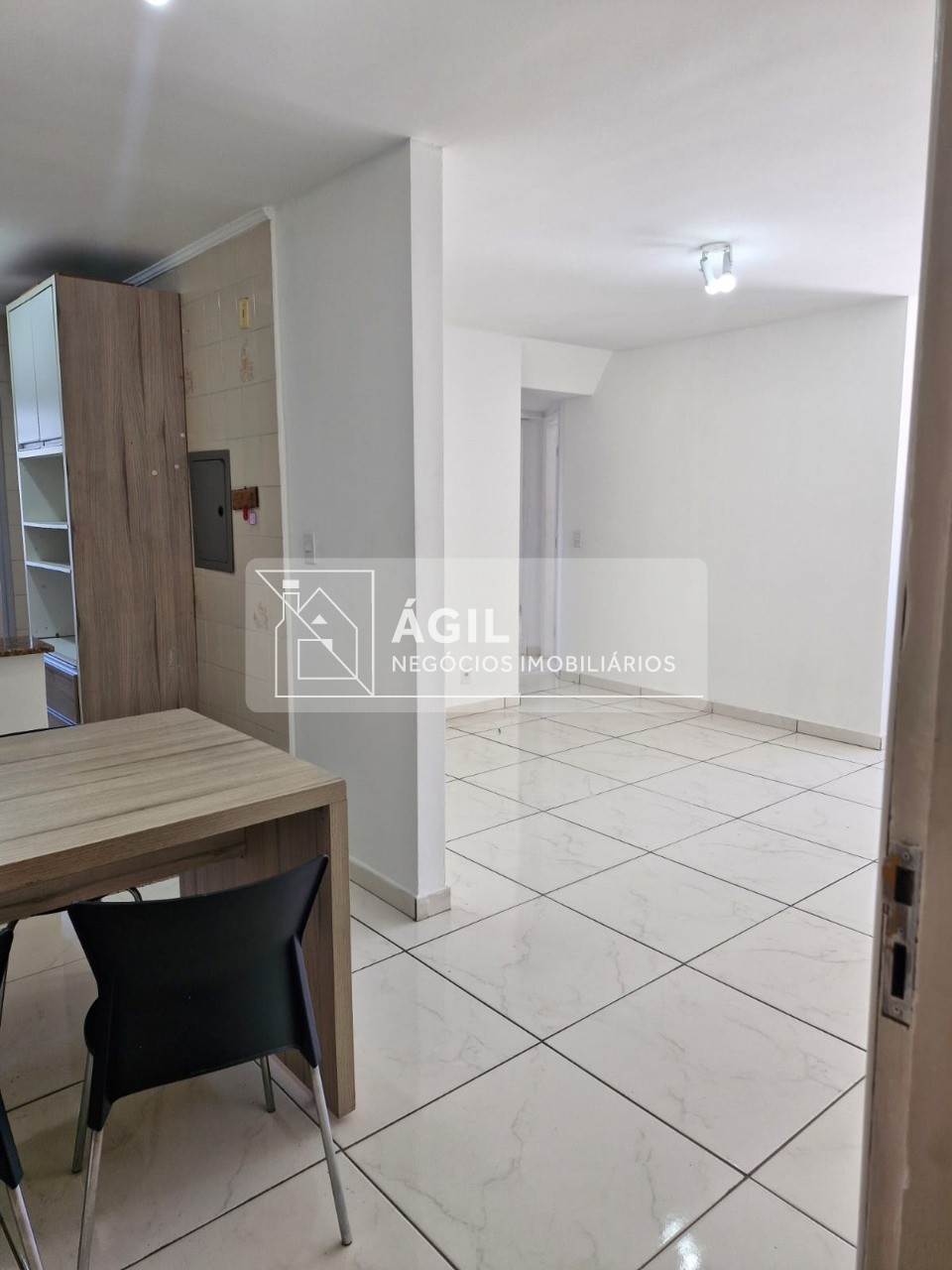 Aluguel - Apartamento - Edifício Inconfidência, Jardim São Dimas em São José dos campos - 70m² - Andar médio - 03 Dormitórios, sendo uma Suíte - 0