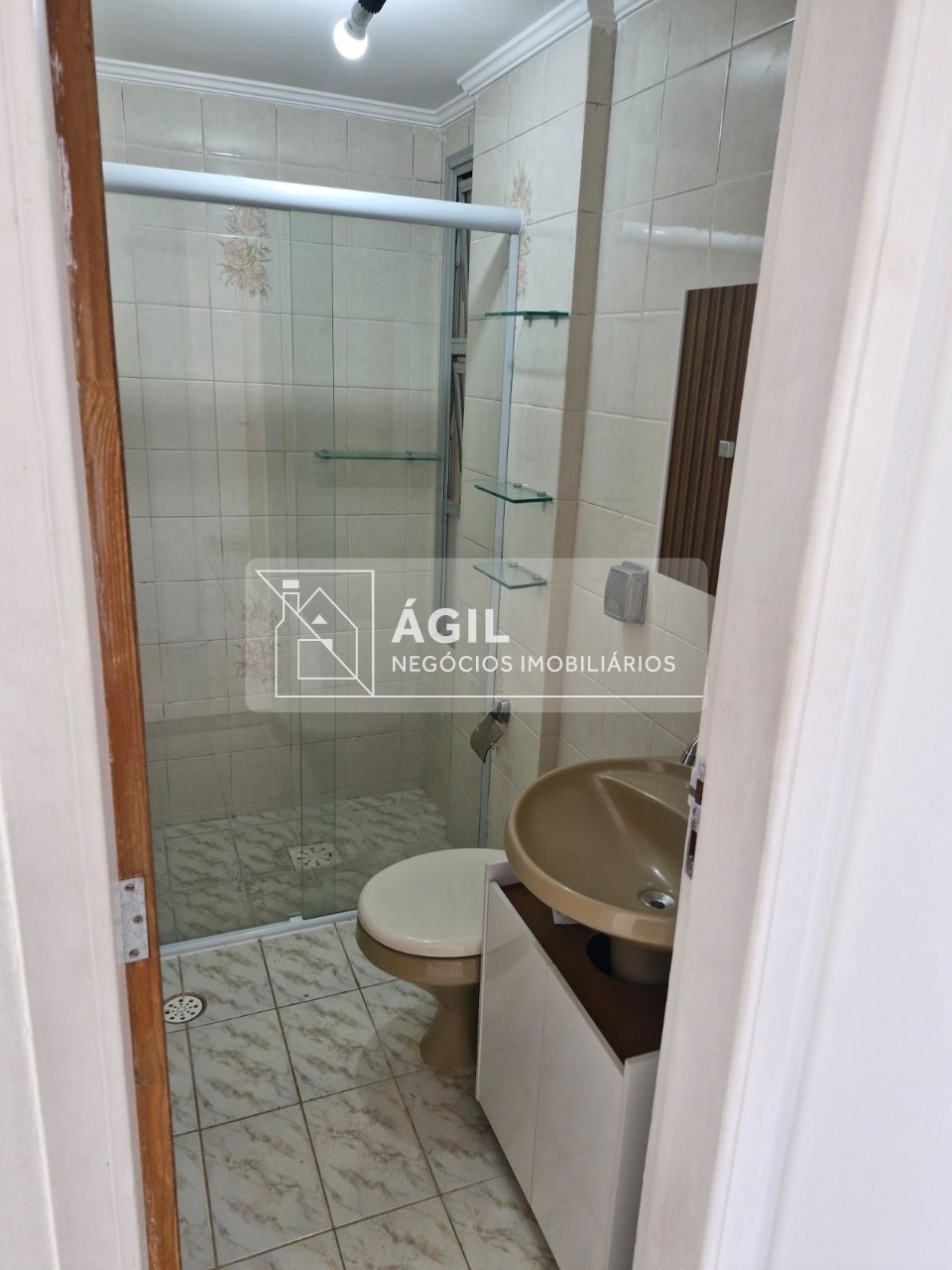 Aluguel - Apartamento - Edifício Inconfidência, Jardim São Dimas em São José dos campos - 70m² - Andar médio - 03 Dormitórios, sendo uma Suíte - 0