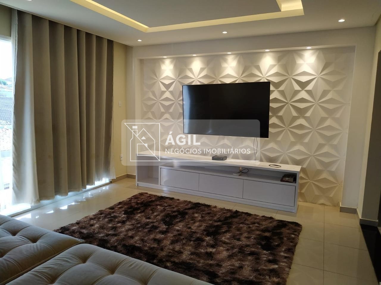 Excelente casa 2 dormitórios à venda no bairro jardim bandei