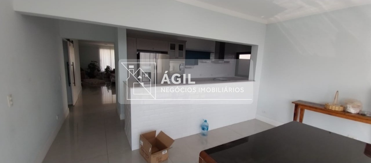 Vende casa semi nova 3 suítes condomínio coleginho em jacare