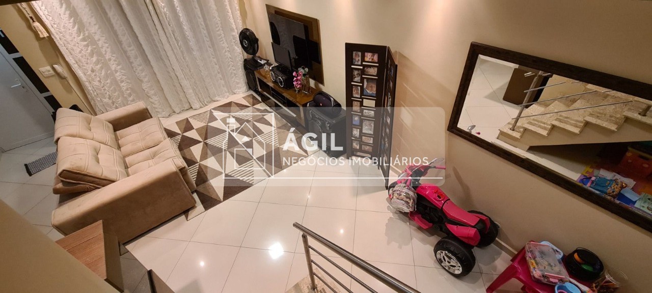 Vendo Sobrado no Vista Linda (ótima localização) Vila Industrial em São Jose dos Campos Aceita permuta de apartamento de menor valor na região próxi