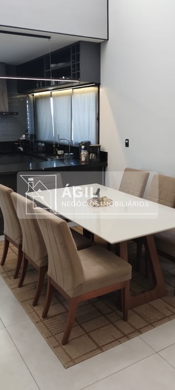 Casa nova a venda - Condomínio Residencial Vereda dos Campos - Eugênio de Melo - São José dos Campos - SP Área construída: 120m² Terreno: 250m² S