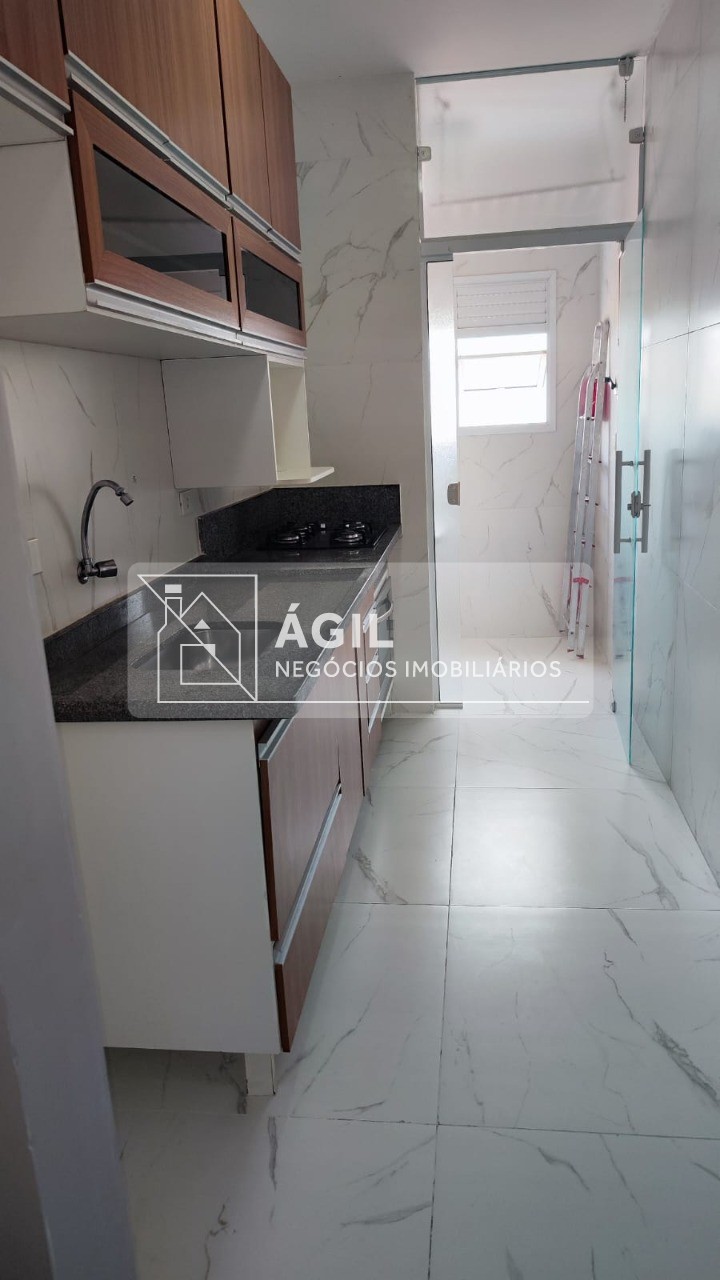Vendo um apartamento localizado no bairro Bosque dos Ipês, próximo ao Shopping Jd. Oriente São José dos Campos SP. - 50m² - Sacada - 02 Dormitórios