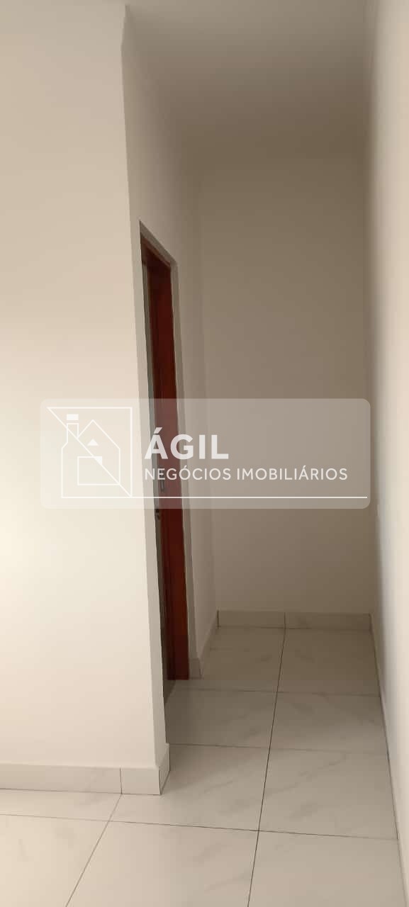 Vendo casa na zona sul, com 2 dormitório em São José dos Campos-SP Área Construída 60m² Área do Terreno 149,5m² Casa com dois quartos, sendo uma sui