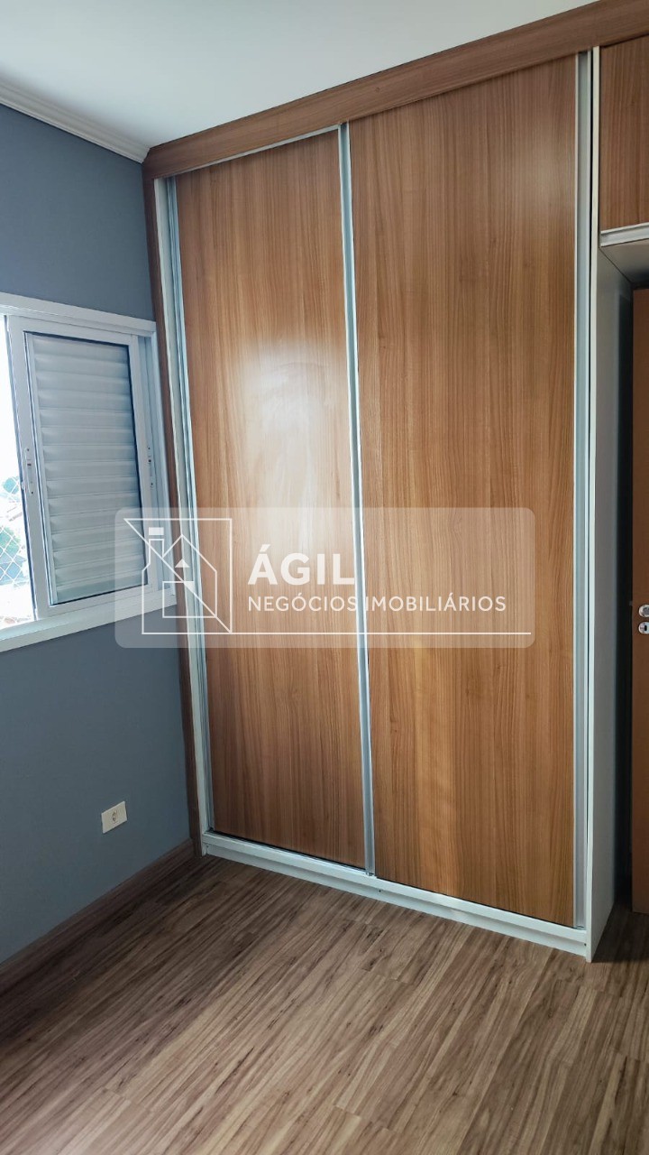 Vendo um apartamento localizado no bairro Bosque dos Ipês, próximo ao Shopping Jd. Oriente São José dos Campos SP. - 50m² - Sacada - 02 Dormitórios