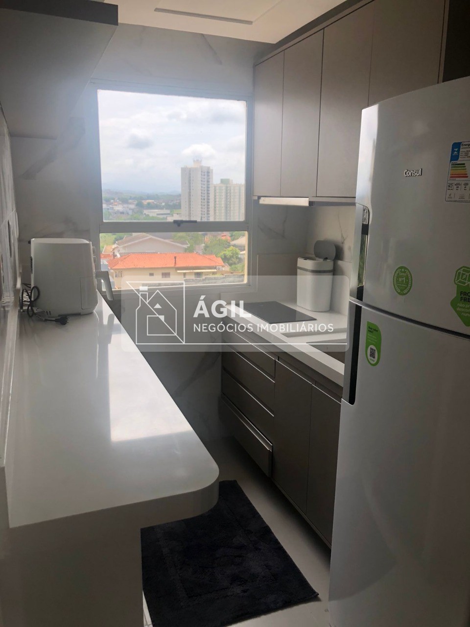 Lindo apartamento de 1 dormitório para alugar no Urbanova - São José dos Campos - SP 1 dormitório mobiliado com cama de casal e armário, c/ventilador