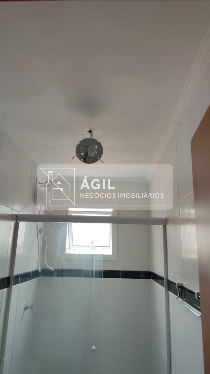Vendo um apartamento localizado no bairro Bosque dos Ipês, próximo ao Shopping Jd. Oriente São José dos Campos SP. - 50m² - Sacada - 02 Dormitórios
