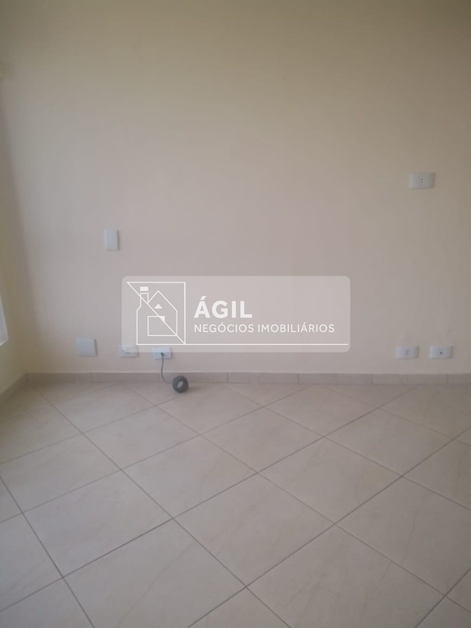 Venda Aceita permuta em uma sala comercial no Edifício San James em São Jose dos Campos-SP A sala comercial fica no Edifício Saint James à avenida d