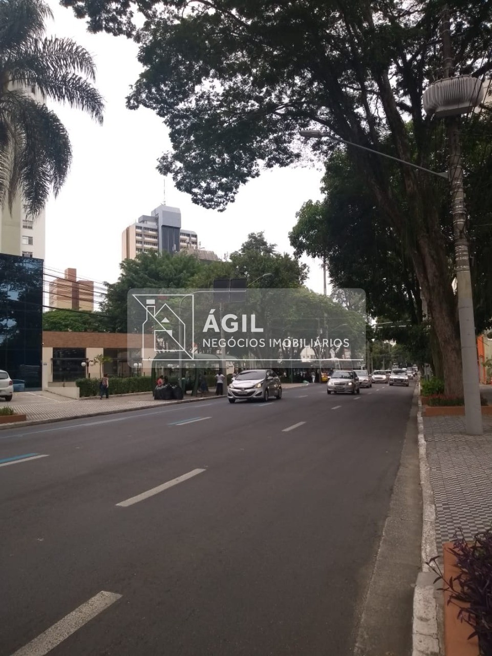 Venda Aceita permuta em uma sala comercial no Edifício San James em São Jose dos Campos-SP A sala comercial fica no Edifício Saint James à avenida d