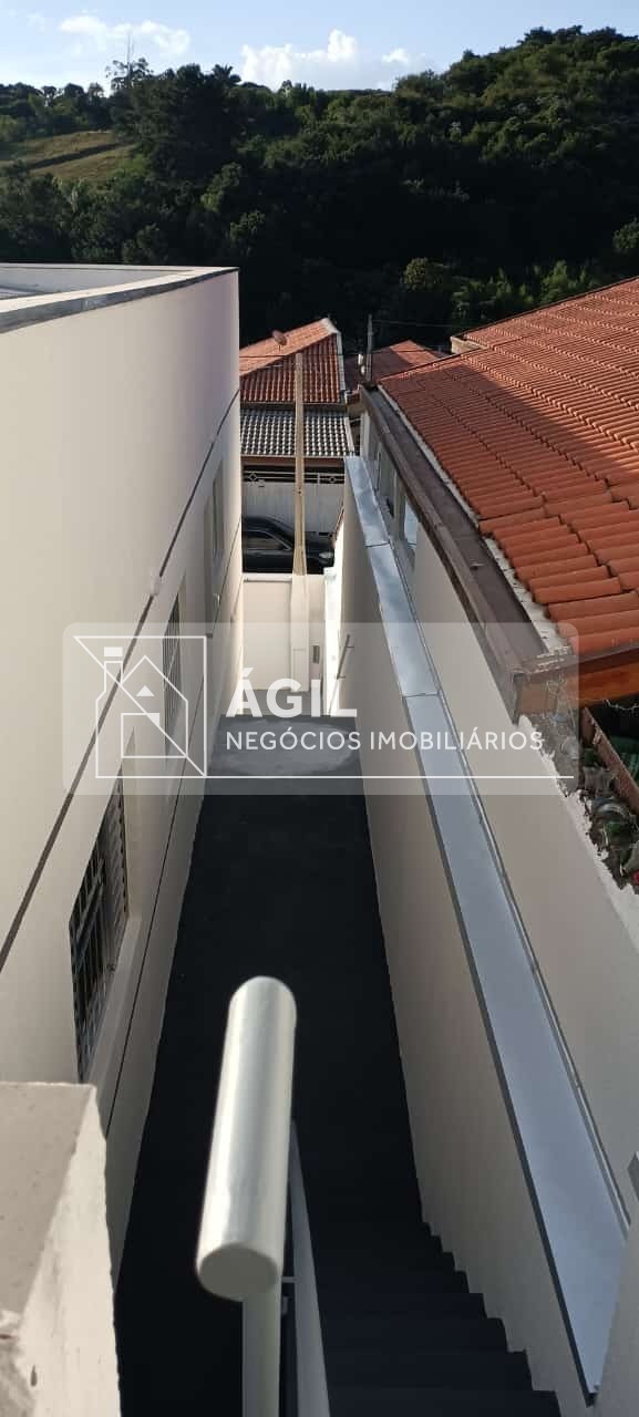 Vendo casa na zona sul, com 2 dormitório em São José dos Campos-SP Área Construída 60m² Área do Terreno 149,5m² Casa com dois quartos, sendo uma sui