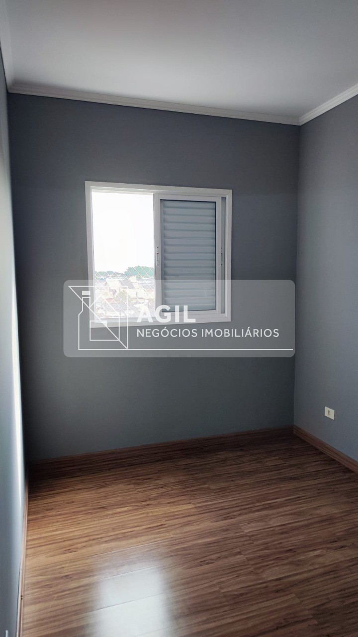 Vendo um apartamento localizado no bairro Bosque dos Ipês, próximo ao Shopping Jd. Oriente São José dos Campos SP. - 50m² - Sacada - 02 Dormitórios