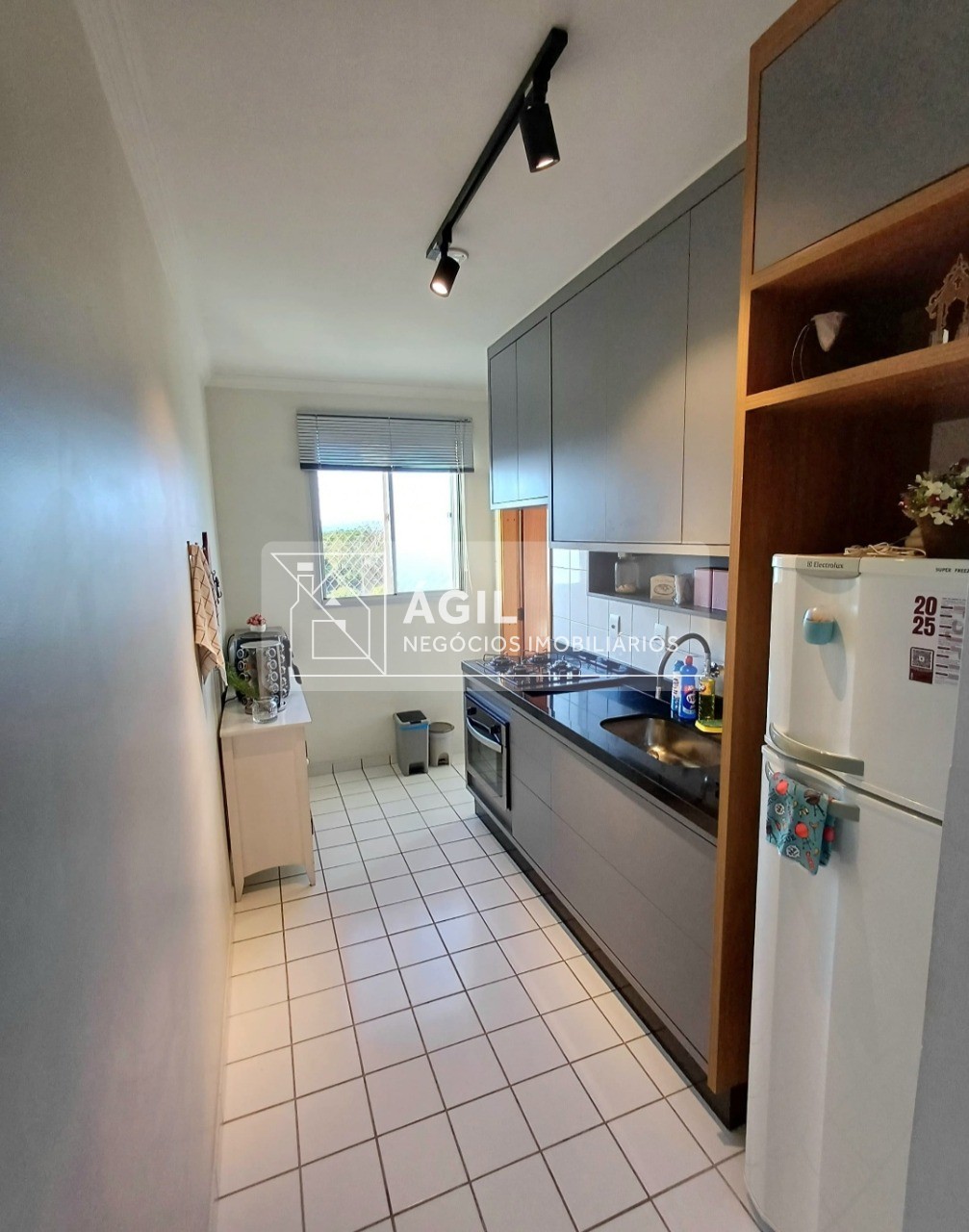 Vende-se apartamento condomínio solar leste, bairro jardim s