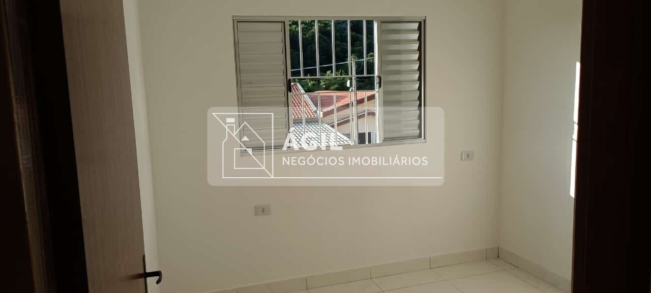 Vendo casa na zona sul, com 2 dormitório em São José dos Campos-SP Área Construída 60m² Área do Terreno 149,5m² Casa com dois quartos, sendo uma sui