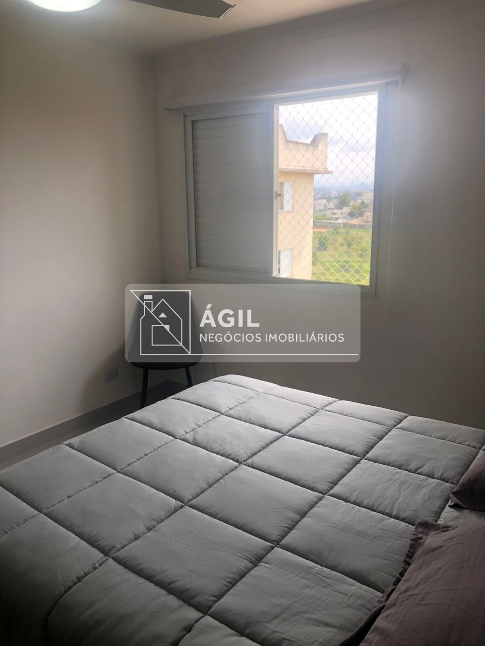 Lindo apartamento de 1 dormitório para alugar no Urbanova - São José dos Campos - SP 1 dormitório mobiliado com cama de casal e armário, c/ventilador