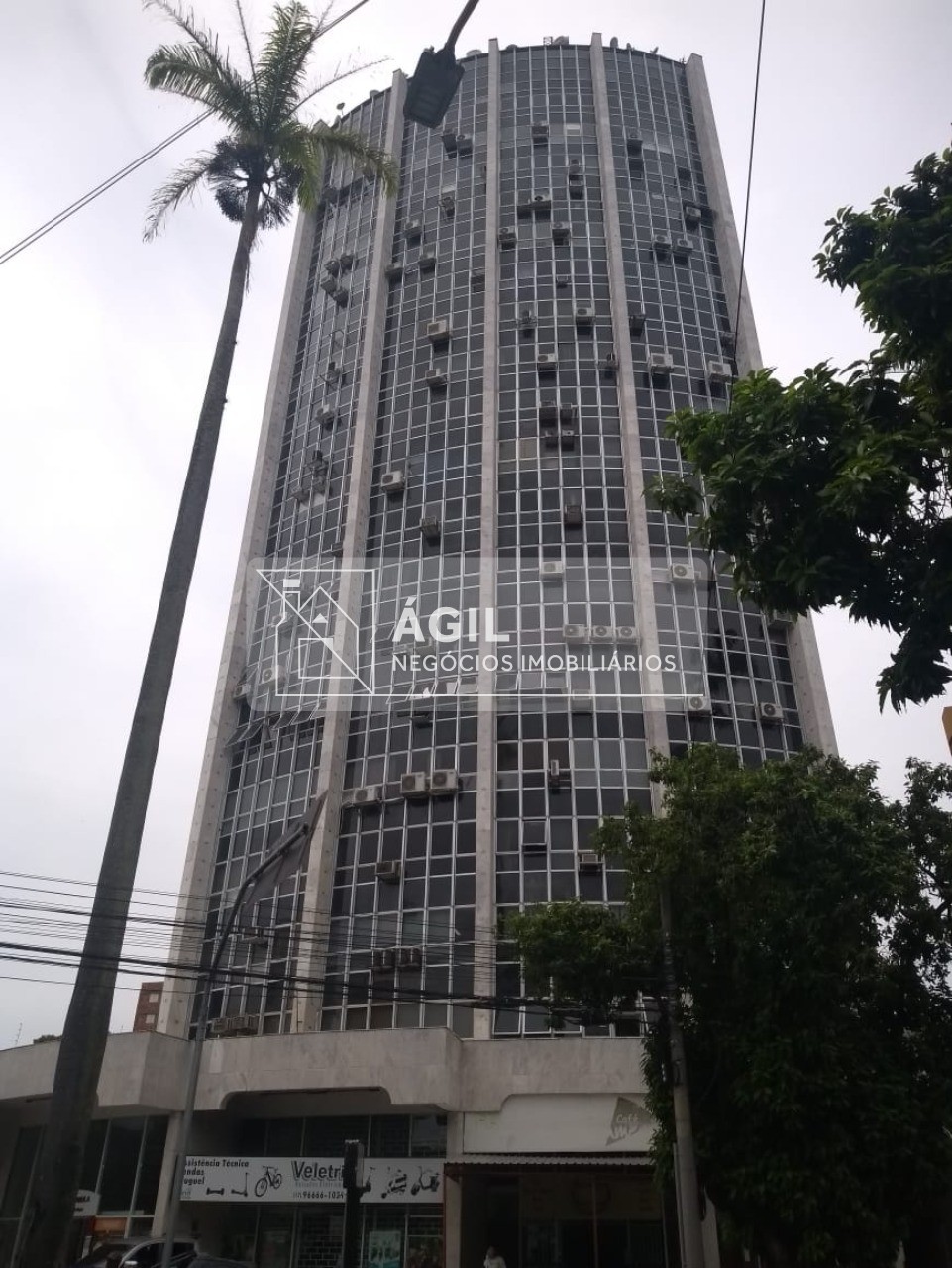 Venda Aceita permuta em uma sala comercial no Edifício San James em São Jose dos Campos-SP A sala comercial fica no Edifício Saint James à avenida d