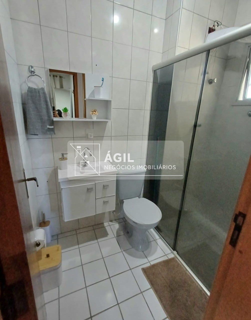 Vende-se apartamento condomínio solar leste, bairro jardim s