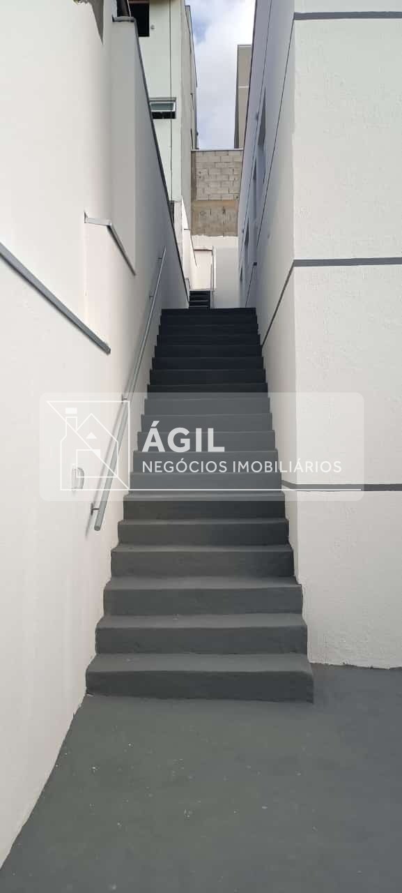 Vendo casa na zona sul, com 2 dormitório em São José dos Campos-SP Área Construída 60m² Área do Terreno 149,5m² Casa com dois quartos, sendo uma sui