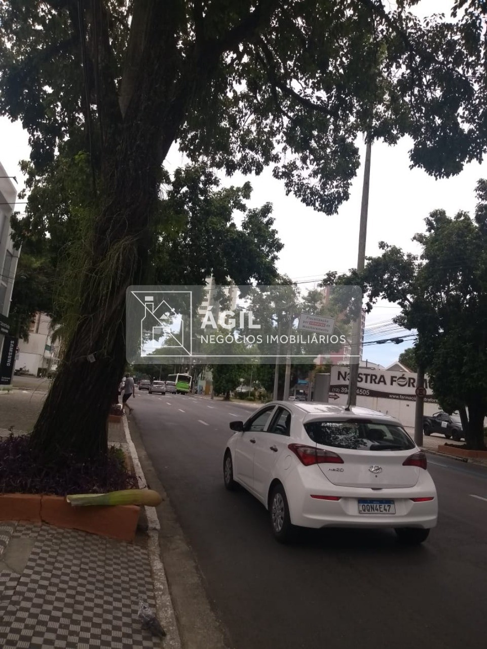 Venda Aceita permuta em uma sala comercial no Edifício San James em São Jose dos Campos-SP A sala comercial fica no Edifício Saint James à avenida d