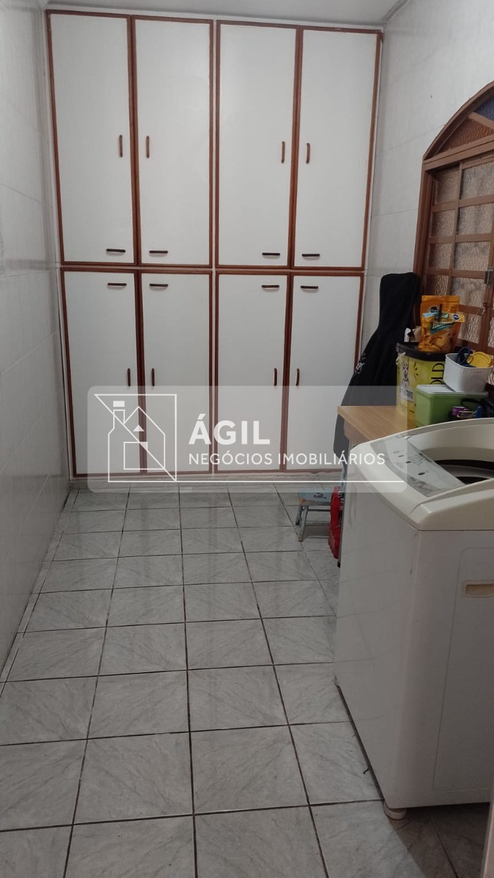 VENDA- VENDO Sobrado de lote inteiro na 2 Quadra do bairro Bosque dos Eucaliptos!!! Área nobre da Região!!! Rua sem saída!!!