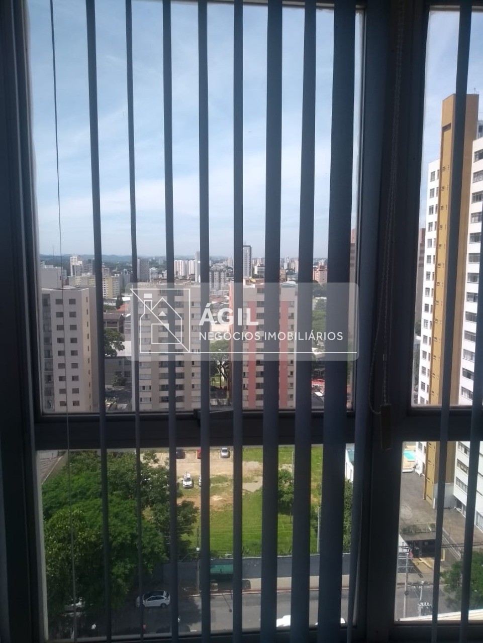 Venda Aceita permuta em uma sala comercial no Edifício San James em São Jose dos Campos-SP A sala comercial fica no Edifício Saint James à avenida d