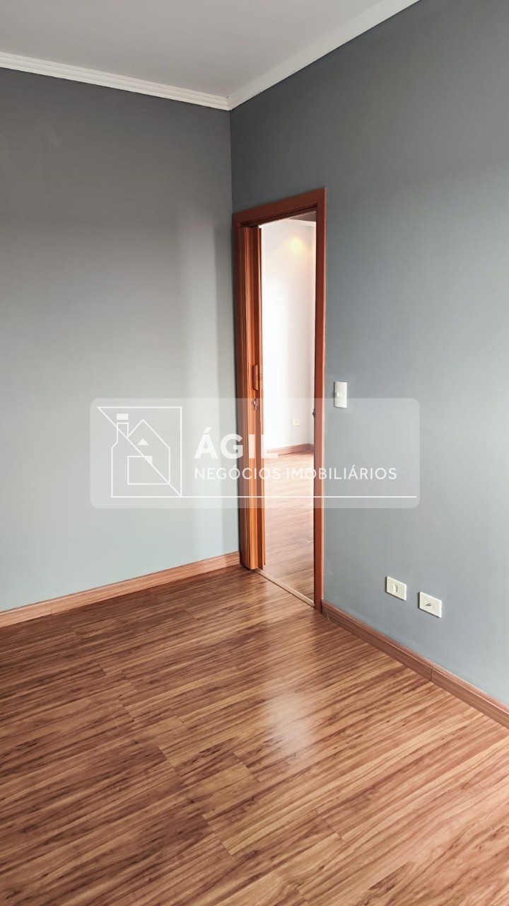 Vendo um apartamento localizado no bairro Bosque dos Ipês, próximo ao Shopping Jd. Oriente São José dos Campos SP. - 50m² - Sacada - 02 Dormitórios