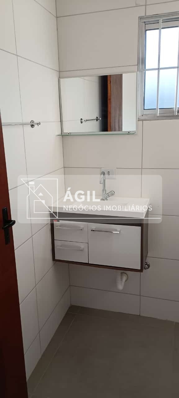 Vendo casa na zona sul, com 2 dormitório em São José dos Campos-SP Área Construída 60m² Área do Terreno 149,5m² Casa com dois quartos, sendo uma sui