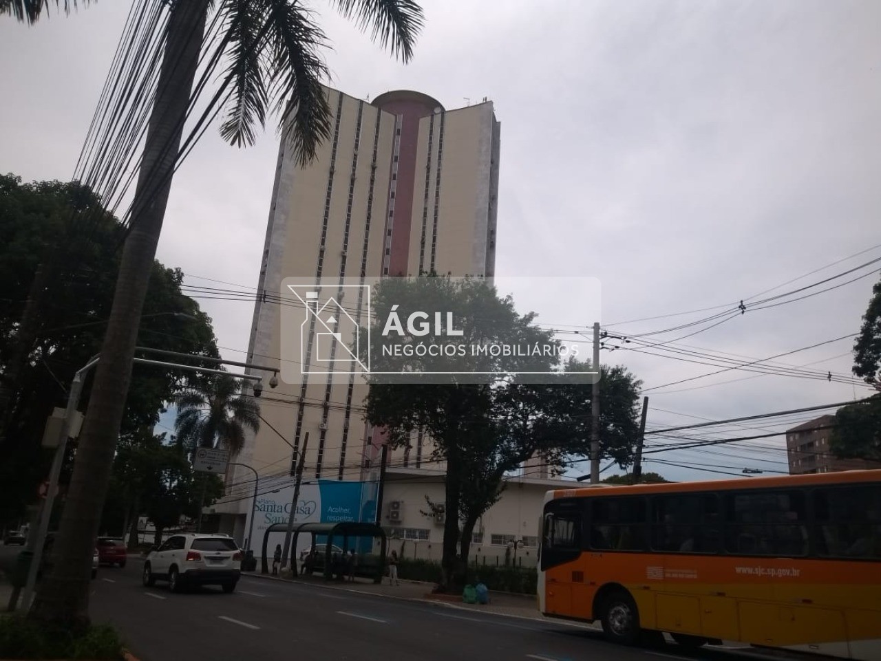Venda Aceita permuta em uma sala comercial no Edifício San James em São Jose dos Campos-SP A sala comercial fica no Edifício Saint James à avenida d