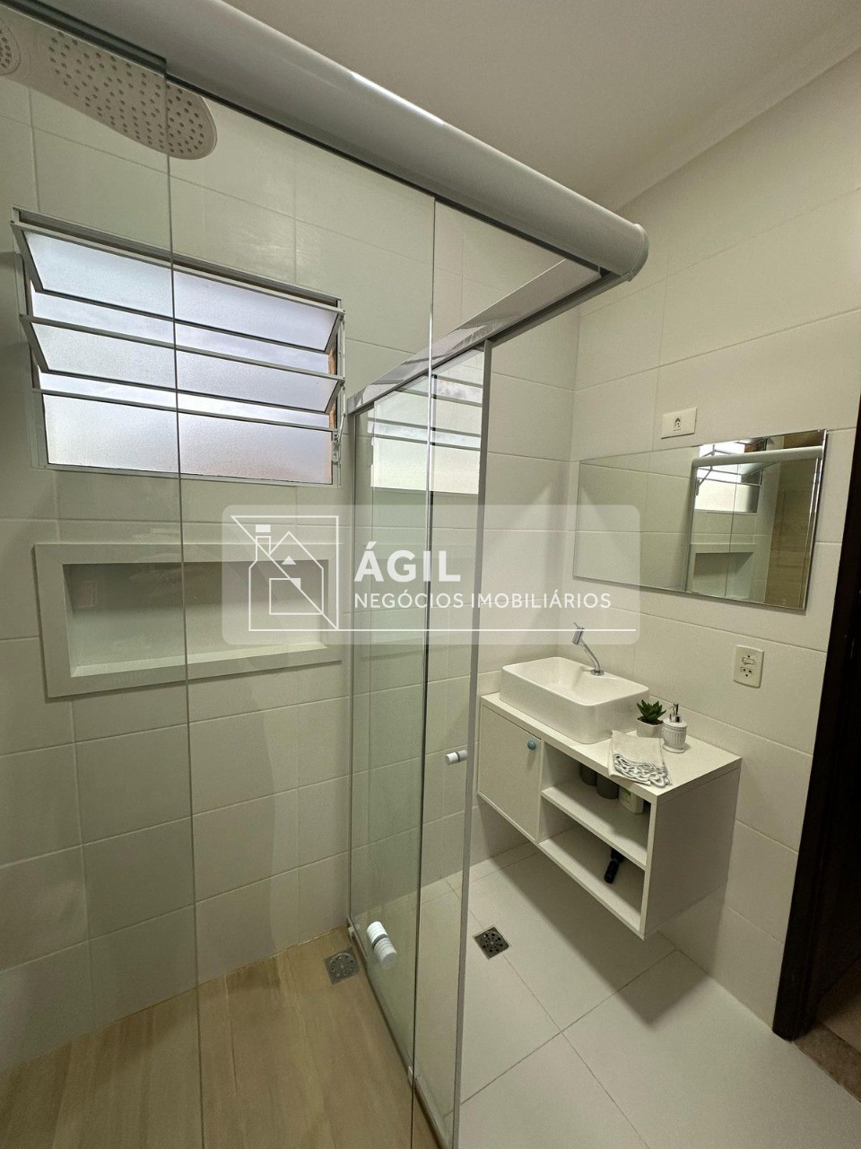 Vendo-casa - jardim uirá - 150,00m² - 3 dormitórios- 3 suite